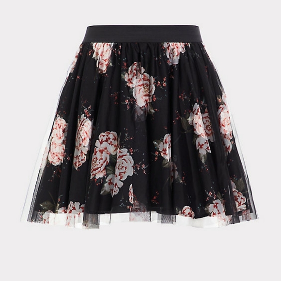 torrid Dresses & Skirts - Torrid 5/6 Black Floral Challis Tulle Mini Skirt
